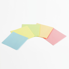 Блок для записей BRAUBERG в подставке прозрачной, куб 9х9х9 см, цветной, 122225