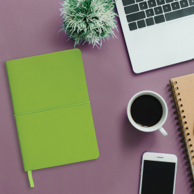 Блокнот А5 148x218 мм, BRAUBERG Metropolis X, под кожу, 80 л., резинка, клетка, светло-зеленый, 111033