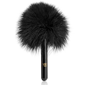 Черная перьевая кисточка с гладкой ручкой Caressing Feather
