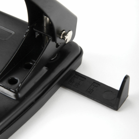 Дырокол металлический BRAUBERG "Classic", до 25 л., черный, 229697