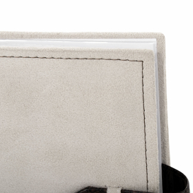 Фотоальбом BRAUBERG на 200 фотографий 10х15 см, под замшу, бумажные страницы, бокс, бежевый с коричневым, 390679