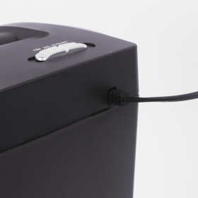 Уничтожитель (шредер) BRAUBERG S8-S, 2 уровень секретности, полоски 6 мм, 8 листов, корзина 15 литров, 531088